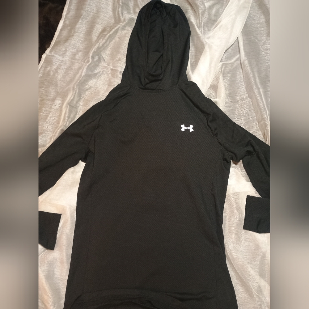 Long Sleeve hooded Under Armour